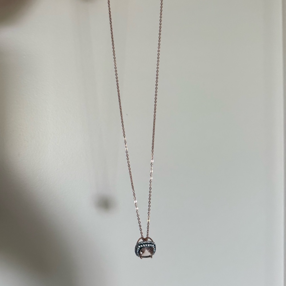 Elegant rose gold Pendant Necklace